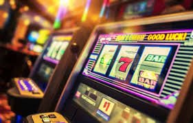 Tampilan meja live dealer roulette pelanet77 dalam aplikasi mobile dengan interface responsif dan kontrol streaming